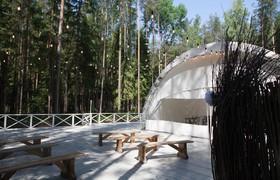 Шатер в лесу